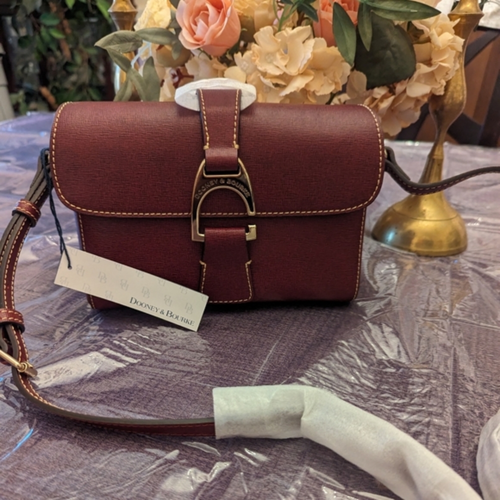 New  with Tags Dooney & Bourke Burgundy Crossbody Bag Sz Med Dust Bag Never Used
